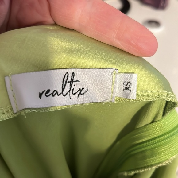 Realtix gorgeous  satiny strapless gown. Pale green size XS - Picture 5 of 5
